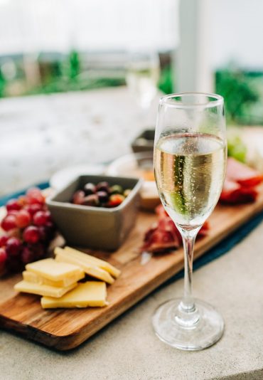 Sparkling wine and food